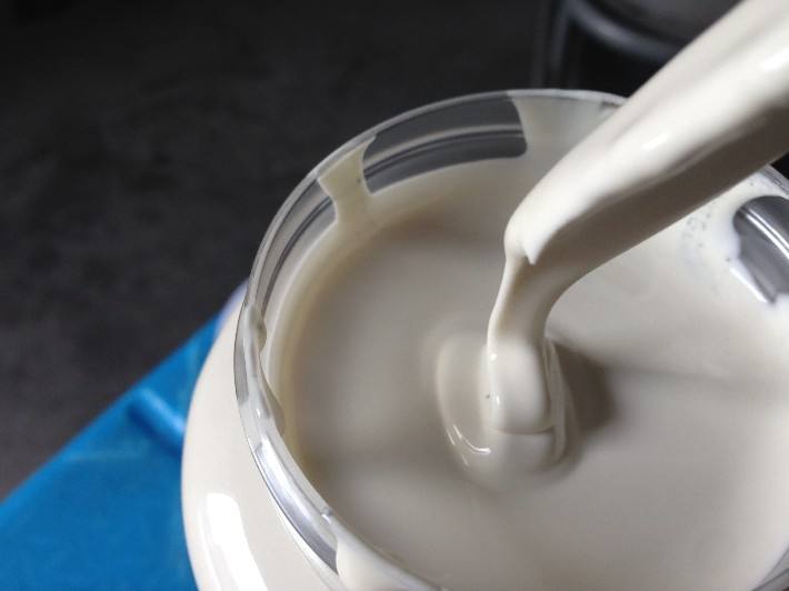 白乳膠消泡劑應(yīng)用場景展示